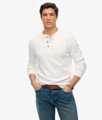 Camisa con medio cierre de botones y logotipo Vintage bordado