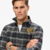 Camisa de cuadros bordada