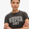Camiseta ajustada con estampado de Athletic Essentials