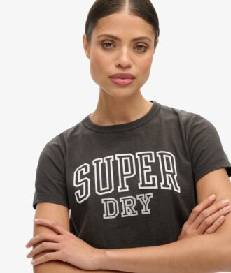 Camiseta ajustada con estampado de Athletic Essentials