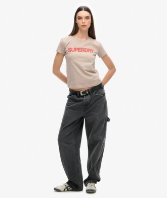 Camiseta ajustada con logotipo de ropa deportiva
