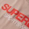 Camiseta ajustada con logotipo de ropa deportiva