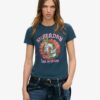 Camiseta ajustada con tatuaje de pedrería