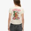 Camiseta ajustada con tatuaje de pedrería