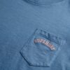 Camiseta con bolsillo teñida con el logotipo Essential