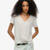 Camiseta con cuello en V bordado y efecto slub