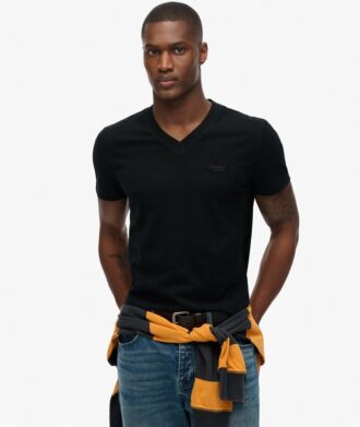 Camiseta con cuello en V y logotipo de Organic Cotton Essential