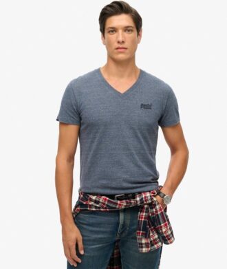 Camiseta con cuello en V y logotipo de Organic Cotton Essential