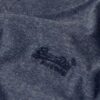 Camiseta con cuello en V y logotipo de Organic Cotton Essential