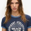 Camiseta con cuello redondo y estampado playero de Athletic Essentials