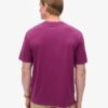 Camiseta con estampado de cofre de postales de viaje