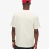 Camiseta con estampado de cofre de postales de viaje