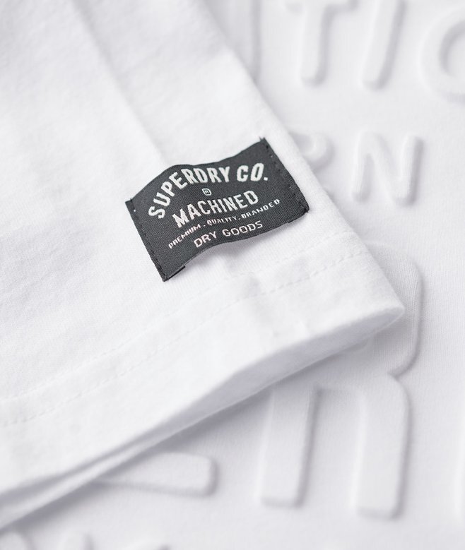 Camiseta con gráfico de logotipo en relieve Camiseta con gráfico de logotipo en relieve