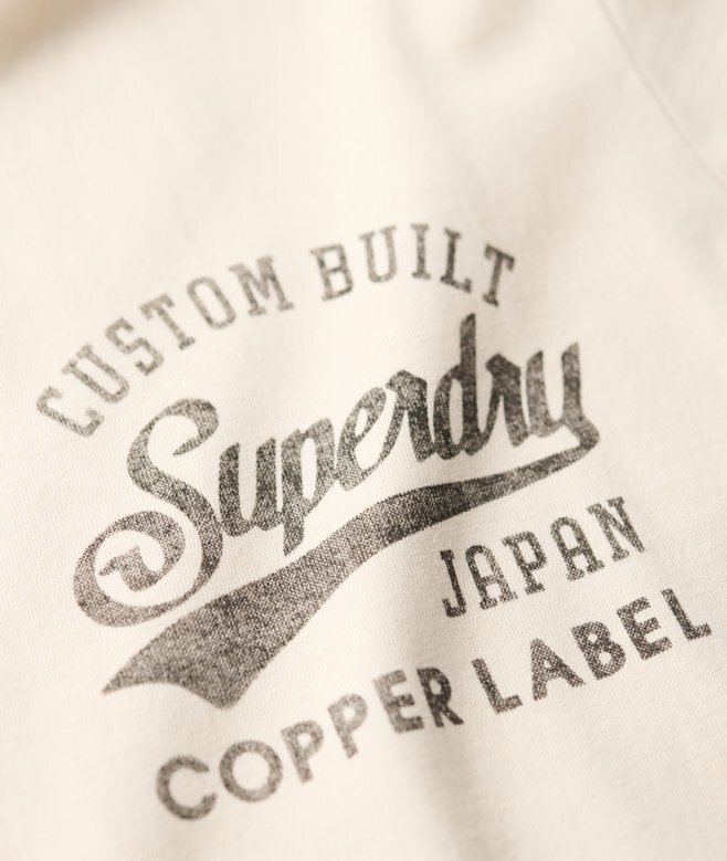 Camiseta con gráfico en el pecho de Copper Label Camiseta con gráfico en el pecho de Copper Label