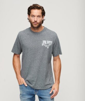 Camiseta con gráfico en el pecho estilo ropa de trabajo