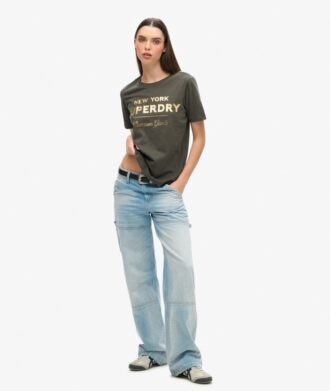 Camiseta con logotipo metálico de lujo