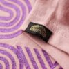 Camiseta con logotipo retro brillante