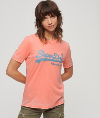 Camiseta con logotipo Vintage decorado