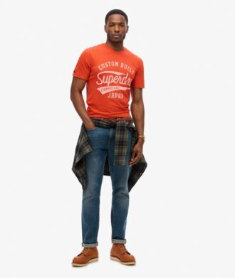 Camiseta con rotulación de The Copper Label