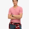 Camiseta de manga corta con cuello en V y efecto slub en los pantalones cortos