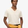 Camiseta de manga corta con cuello en V y efecto slub en los pantalones cortos