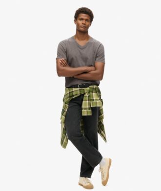 Camiseta de manga corta con cuello en V y efecto slub en los pantalones cortos