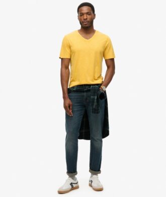 Camiseta de manga corta con cuello en V y efecto slub en los pantalones cortos