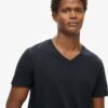 Camiseta de manga corta con cuello en V y efecto slub en los pantalones cortos