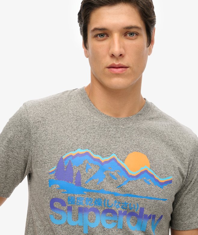 Camiseta «Great Outdoors» con el logotipo Core