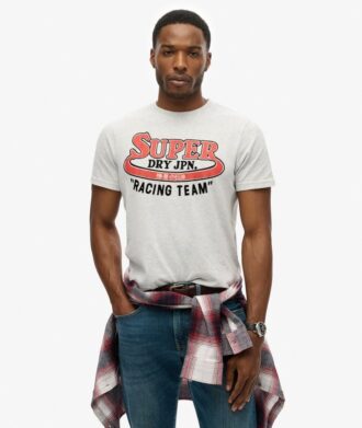 Camiseta gráfica clásica rediseñada