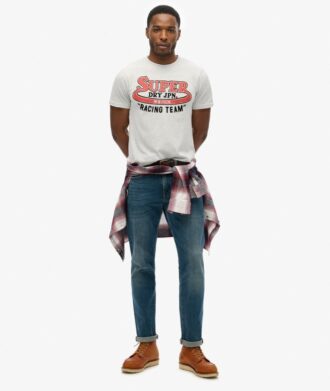 Camiseta gráfica clásica rediseñada