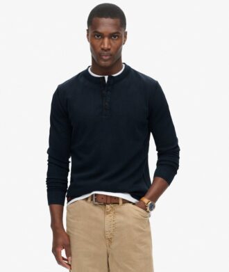Camiseta Henley con textura Vintage