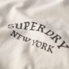 Camiseta holgada con gráfico de tatuaje en la espalda