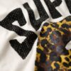 Camiseta holgada con póster punk lo-fi
