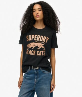 Camiseta holgada Varsity con adornos
