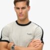 Camiseta retro con el logotipo Essential