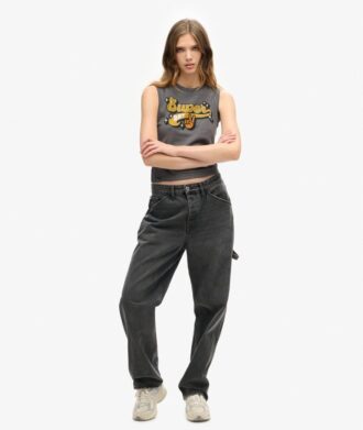 Camiseta sin mangas ajustada con adornos retro