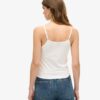 Camiseta sin mangas ajustada con logo deportivo