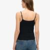 Camiseta sin mangas ajustada con logo deportivo