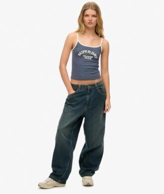 Camiseta sin mangas con la marca Athletic Essentials