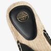 Chanclas con tiras cruzadas estilo alpargata