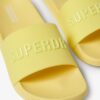 Chanclas de piscina con logotipo vegano