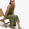 Chanclas veganas de piscina con correa