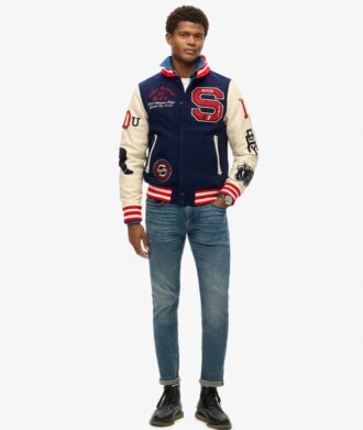 Chaqueta bomber con parches universitarios