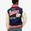 Chaqueta bomber con parches universitarios