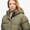 Chaqueta bomber deportiva Puffer con capucha Chaqueta bomber deportiva Puffer con capucha
