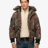 Chaqueta bomber Puffer Everest con capucha