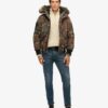 Chaqueta bomber Puffer Everest con capucha