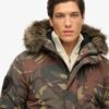 Chaqueta bomber Puffer Everest con capucha