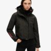 Chaqueta cortavientos Sd con capucha y bordados